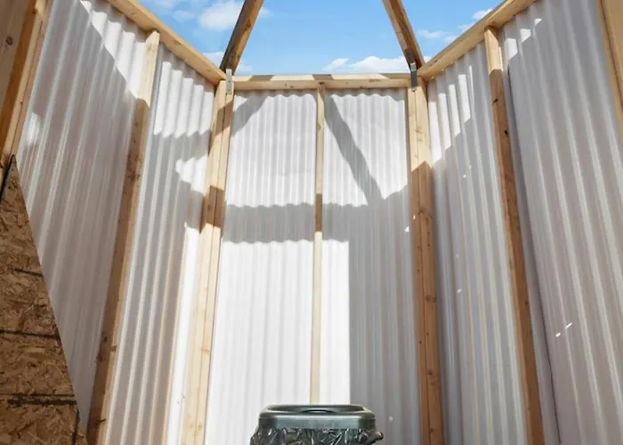 Southwest Silo Stay- 1 Bedroom Near Zion & Bryce Holiday home Cane Beds