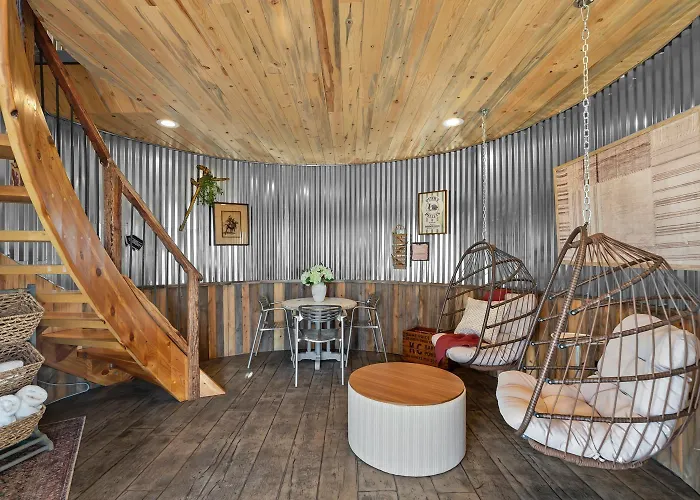 Southwest Silo Stay- 1 Bedroom Near Zion & Bryce * Cane Beds