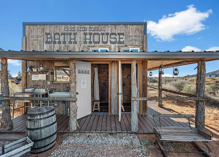 Southwest Silo Stay- 1 Bedroom Near Zion & Bryce Holiday home *