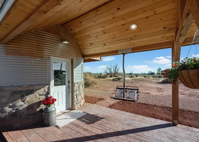 Southwest Silo Stay- 1 Bedroom Near Zion & Bryce Holiday home Cane Beds