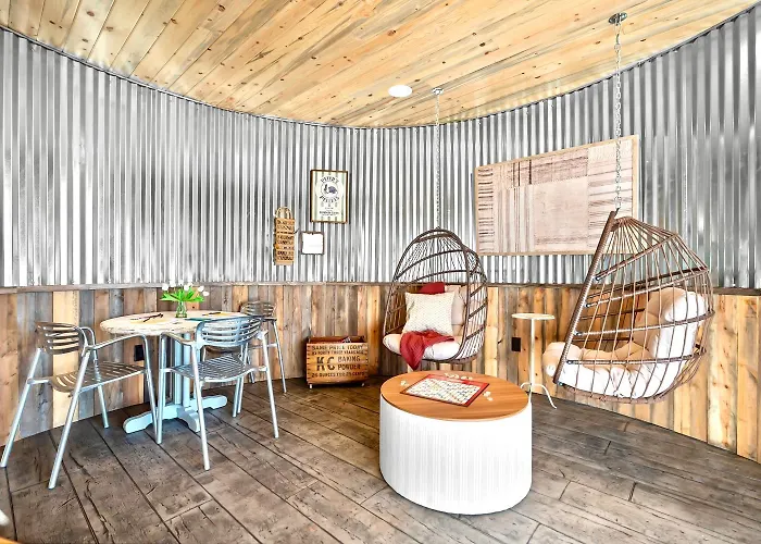 Southwest Silo Stay- 1 Bedroom Near Zion & Bryce Holiday home *