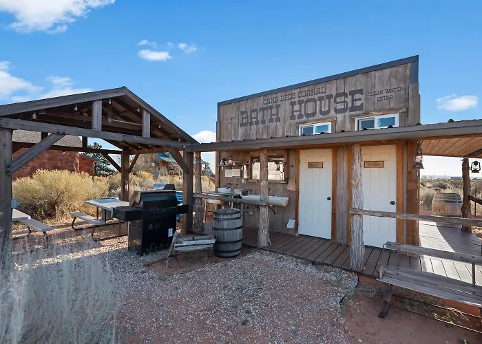 Southwest Silo Stay- 1 Bedroom Near Zion & Bryce Holiday home